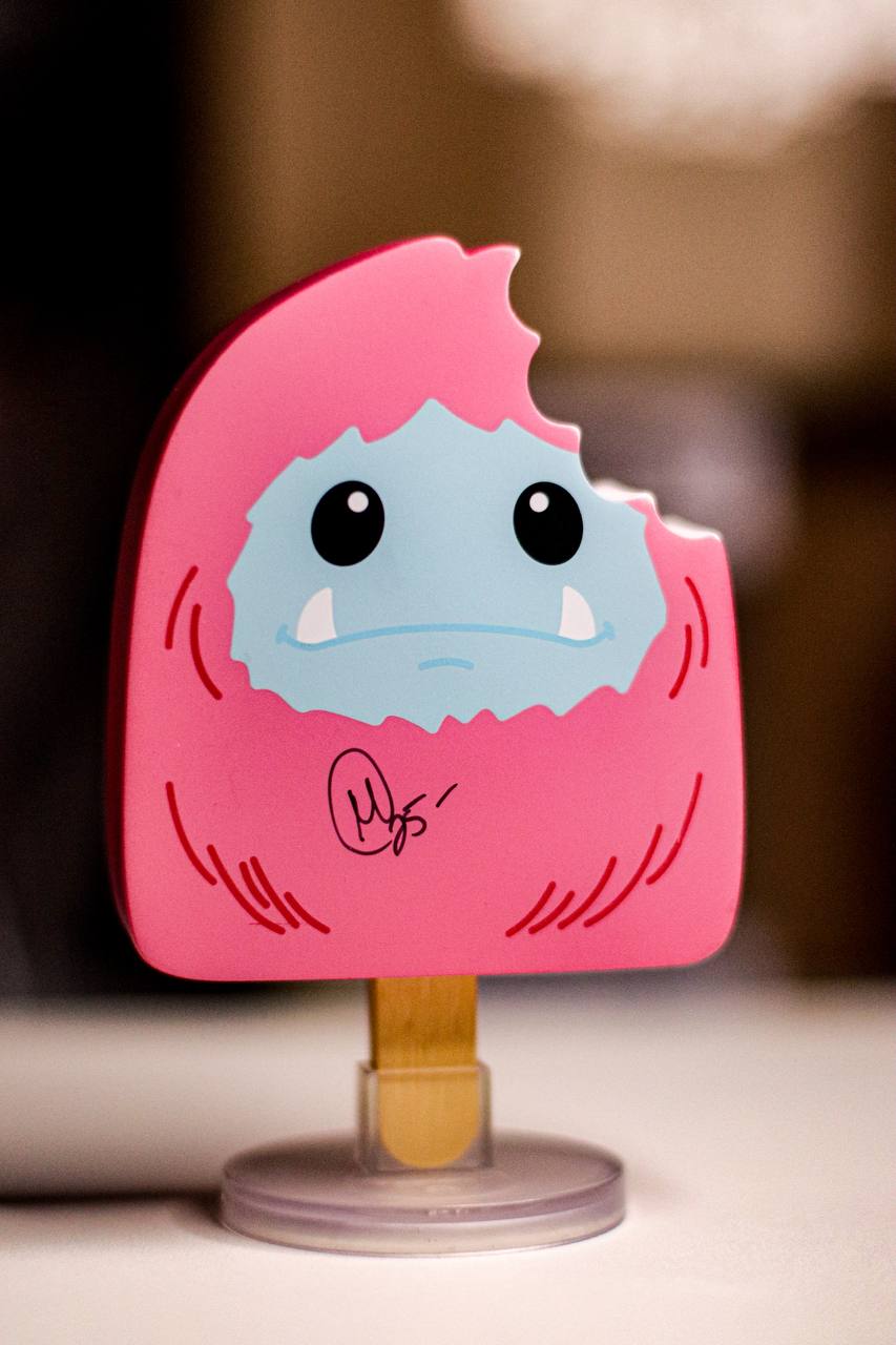 Frozen Culture x Abominable Toy, Chomp (S1) - Cotton Candy Chomp (Signed)