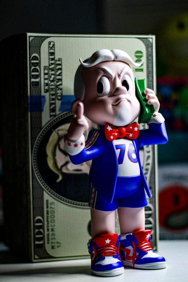 Money’s Calling – “Rich Uncle” Vinyl Toy Figure by Martian Toys (1/76)